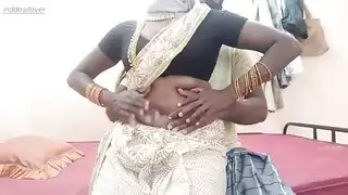 سكسي فشخ الرحم في الفندق