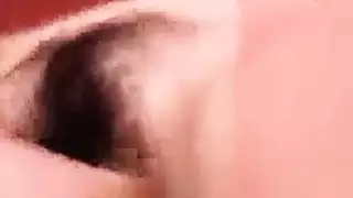 وجهة نظر: آسيوية مثيرة تبتلع قضيبك بعمق قبل هزة كاوجرل دسمة