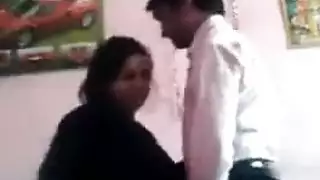 ابو يروح الشغل وهو ينزل نيكفي مراتو