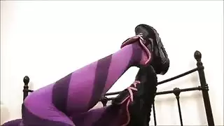سحاقيات سمراوات يمارسن المقص ومص القضيب