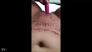 هزة الجماع مع قذف لفتاة عربية باستخدام دسار