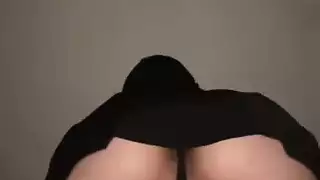 عاهرة محجبة بمؤخرة سمينة تهزها مثل محترفة في تدريب إكس إكس إكس