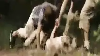 ممثل إبوني متحرر: شرج عميق وجنس خشن