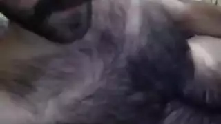 أبوي ملتحي وعاهرة شقراء في مشهد إكس إكس إكس مكتبي ساخن
