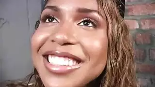 إكس إكس إكس بهيمية: نساء يعبدون أعضاء حيوانية تناسلية