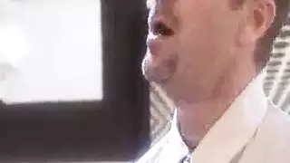 إغراق آلهات ممتلئات الجسم بالسائل المنوي