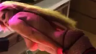 فتحات ضيقة مليئة بالمني