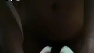 آسيوية لطيفة تستسلم للجنس الشرجي مع زميلتها في الغرفة