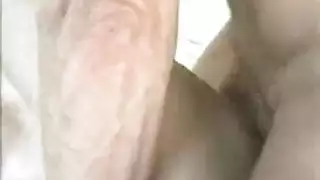 مخنث في جوارب نايلون مستعبد لإباحية شرجية وحشية