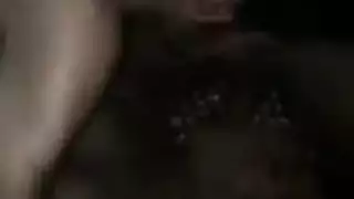 حركة سحاقية تتصاعد إلى جماع جماعي خام مع فحل