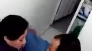 في المكتب سوري