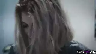 آريا فاي تمارس الجنس المزدوج مع قضيبين عملاقين في وقت واحد