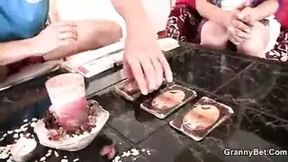 سكس بنت تغتصب بنت وتدفق الحليب