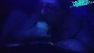 مراهقة وزوجة أب في سحاق عنيف