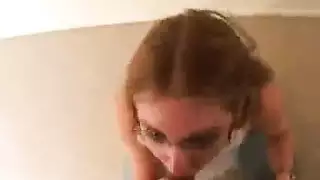 نيك منزلي هاردكور: شاب صغير يشقها مفتوحة