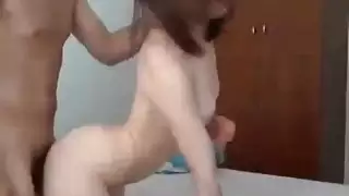 مراهقات عربيات جامحات تأخذ زباً كبيراً في كل ثقب