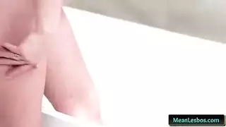 لقاء مراهقة ساخنة في النادي 5 دقائق من إثارة إكس إكس إكس