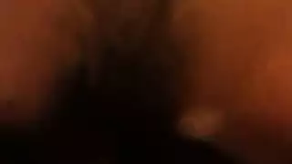 الجمال الآسيوي يأخذ الديك في الحمار بعد مصه