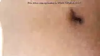 الفتاة الممتلئة أورورا وودز تخلع ملابسها لتعرض ثدييها ومؤخرتها