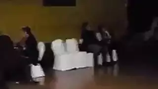 راقِصة آسيوية بِفَن جَسَدي تَحصَل على اِختراق مُزدَوَج في إباحِية الأستوديو