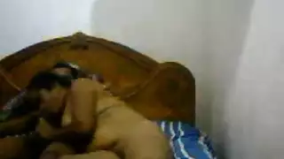مصري ينيك الشرموطة ويصورها