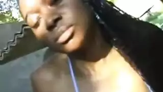 سمراء ترضع ازبار واقفة ساخنة حتى تقطف في فمها