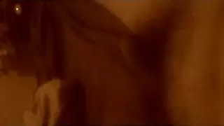 عاهرات في ملابس داخلية مثيرة يحصلن على جماع أثناء الجلسة