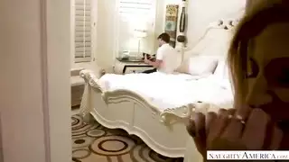 تنيك أمام ابنه