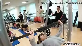 ينيكها في تدريب الجيم