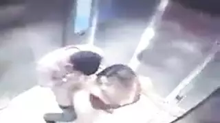 يسخن على أمة فالمطبخ