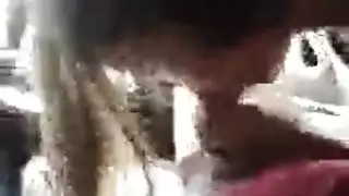 ام تعلم بنتها رضع حليب بزاز