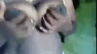 جلسة تبادل زوجي ساذجة تتحول إلى علاقة جنسية جماعية شديدة