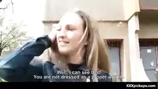 بنات الشوارع تنكح جماعياً بجانب سيارات مركونة