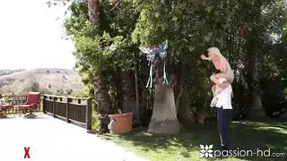 مقاطع سكس بنت الصغيرة تتناك في الهواء الطلق