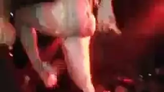 فتاة صينية مثيرة تلعق الشرج في فيديو شرجي صريح