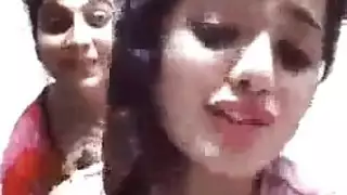 شباب يبذلون قصارى جهدهم في جلسة جنس خارجية مكثفة
