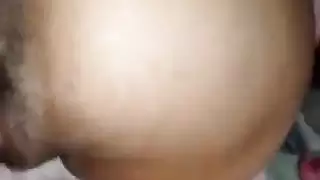 عيد الميلاد قادم والعاهرة الصغيرة أرادت بالفعل الحصول على الديك الرومي كهدية في كسها اللحمي