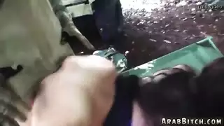 سكس مهم: نائب الرئيس وجميلة عربية في فيلم إباحي عنيف