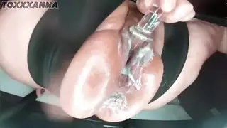 فرج ملمع بالزبدة يحصل على الحشوة التي تتوق إليها