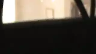 المدرس الأكبر سناً يمارس الجنس الشرجي مع عذراء في المكتب قبل الحمام إباحي قاس