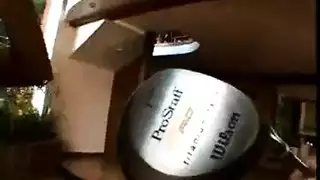 فم لا يشبع: عاهرة تخدم عدة قضبان من أجل المني