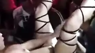 عاهرة شرق أوسطية تتعرض للجماع بقوة في مشهد إباحي