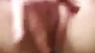 شقراء ذات هوس حمام تدلك بظرها منتظرة قضيبه الصلب