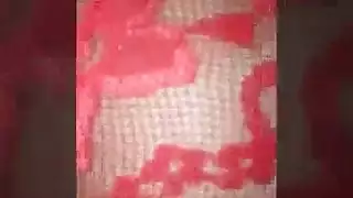 سكس شاب يصور طيز اختو و هي تغسول للملابس