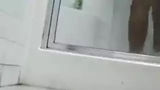 ثقوب الكلبة تحطمت في إباحية عنيفة