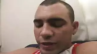 مص قضيب ودعك بالثدي من عاهرة شاطئ سمراء