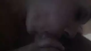 شاب وصديقته في عطلة الربيع في فندق يريد ممارسة جنس معها مترجم