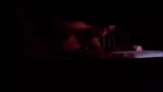 احتجاز المدرسة يتحول إلى جماع جماعي قوي