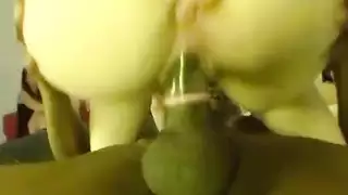 الكاميرا تقدم البضاعة: إباحية غير مقطوعة أثناء العمل