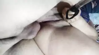 ضربات خلفية قاسية: طقطقة مؤخرة العاهرة في الإباحية